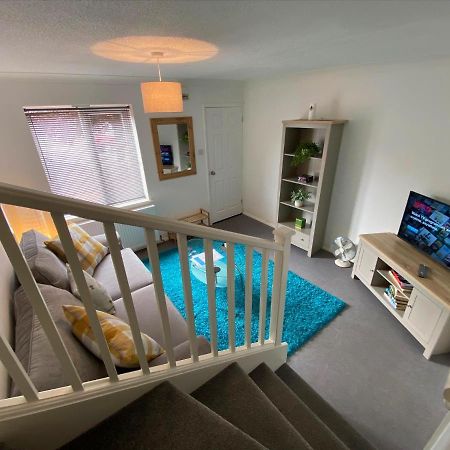 2 Bedroom Private House Near Bedford Town And Train Station Exterior photo