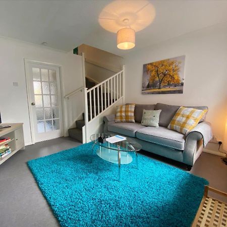2 Bedroom Private House Near Bedford Town And Train Station Exterior photo