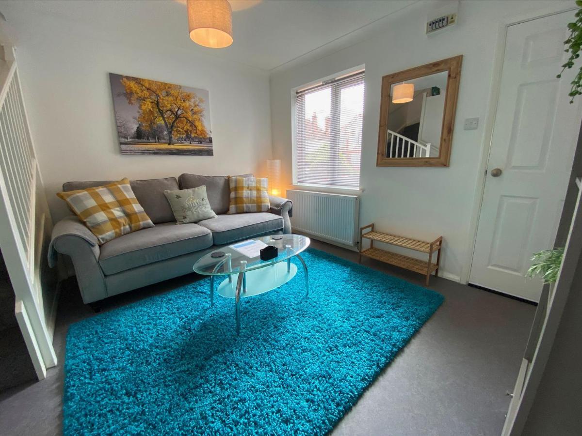 2 Bedroom Private House Near Bedford Town And Train Station Exterior photo